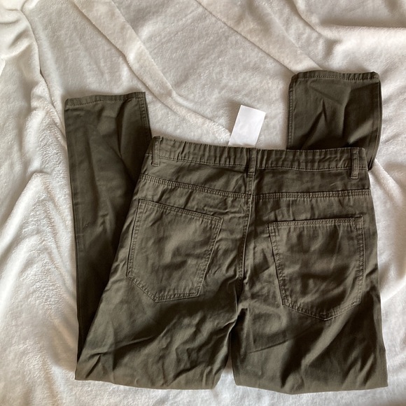 Girls H&M army green pants, NEW, NWT. Bundle & Save!! - Picture 3 of 3